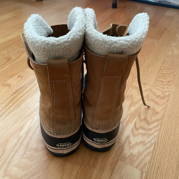 Sorel boots. Size 6 - Picture 3 of 5